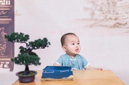 阳谷宝宝摔到头第五天吐了 阳谷宝宝摔到头第五天吐了